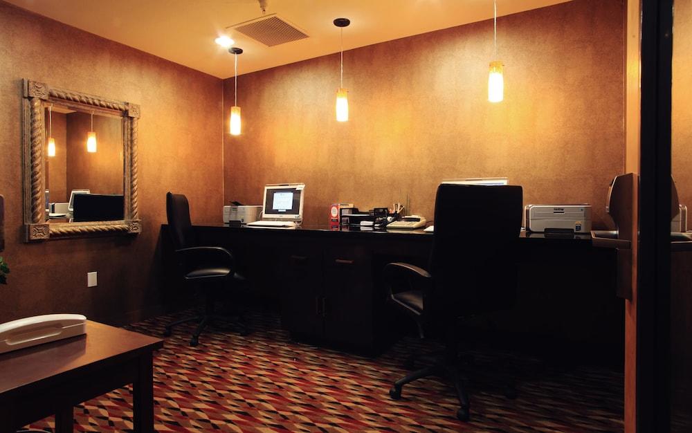 Hotel Hampton Inn&suites 3*