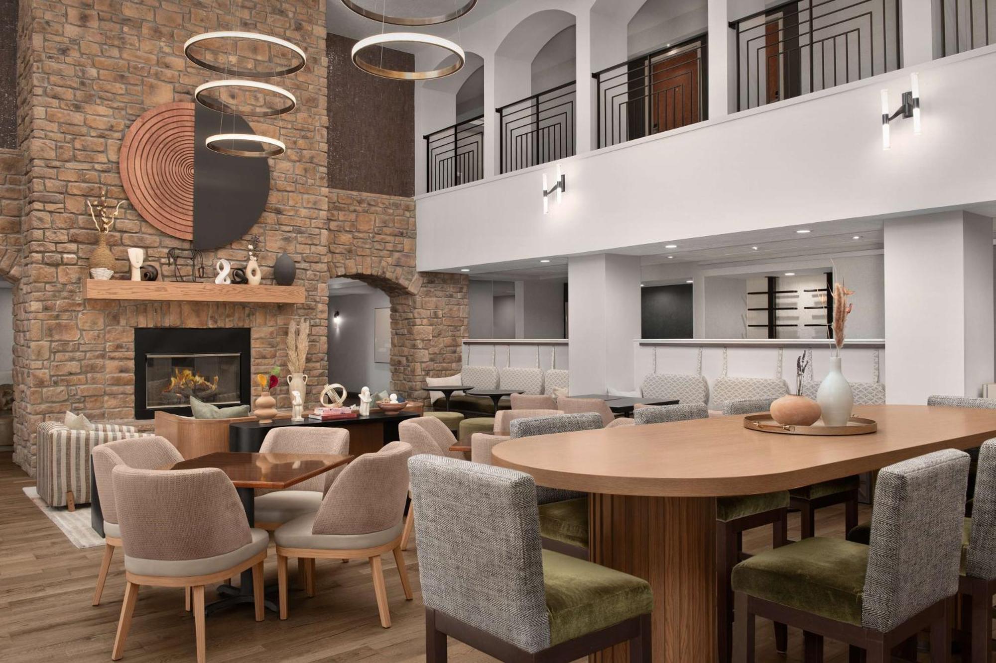 Hampton Inn&suites 3*